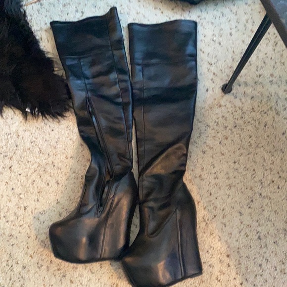 Gorgeous Brand new Jeffrey Campbell Dare Devil Boots - Picture 3 of 4